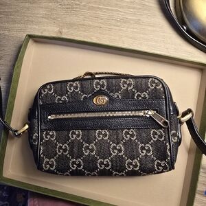 Gucci Black and Gold Women's Bag
